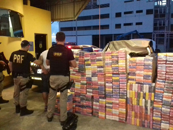Polícia apreende 400 quilos de cocaína em São José dos Pinhais - Bem Parana