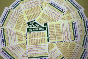 Mega-Sena acumula e prêmio pode chegar a R$ 28,5 milhões. Quatro apostas de Curitiba fazem a quina