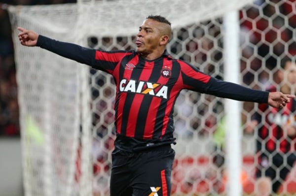 Agora é no campo: Walter revê Atlético-PR pela primeira vez jogando na  Arena, atlético-pr