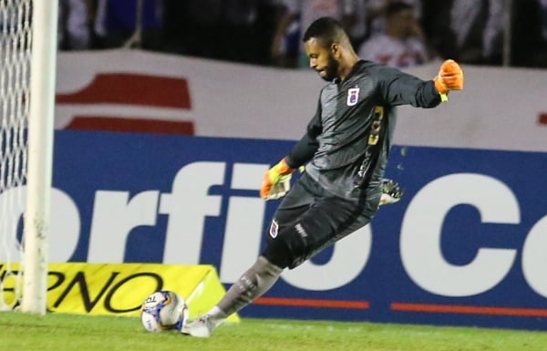 O goleiro Thiago Rodrigues, nos tempos de Paraná Clube