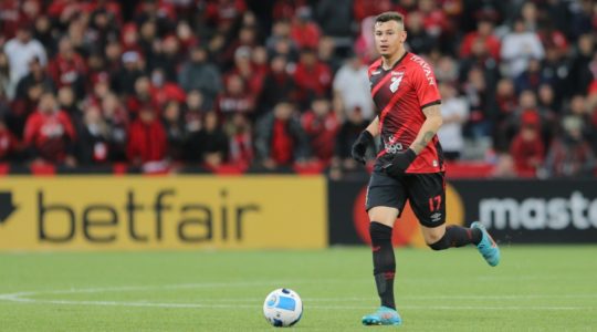 Hugo Moura: dívida do Vasco com o Athletico