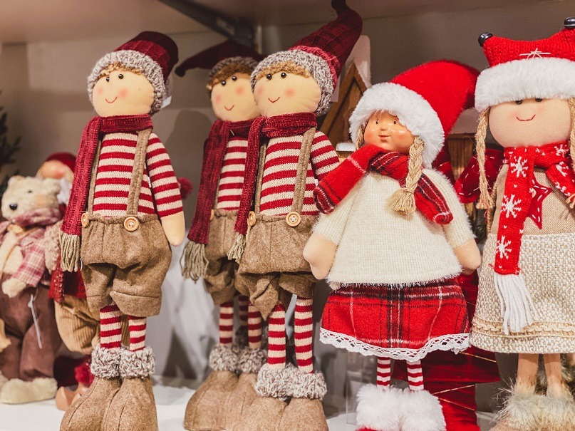 A quatro meses do Natal, shopping de Curitiba abre loja especializada em  itens de decoração natalina - Bem Paraná