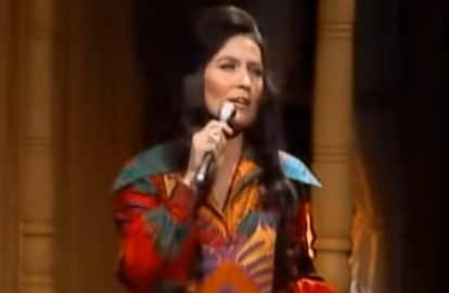Mundo dá adeus a Loretta Lynn, 90, a voz da mulher na música country - Cultura - Estado de Minas