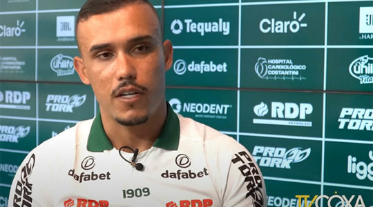 O atacante William Pottker, ex-Coritiba