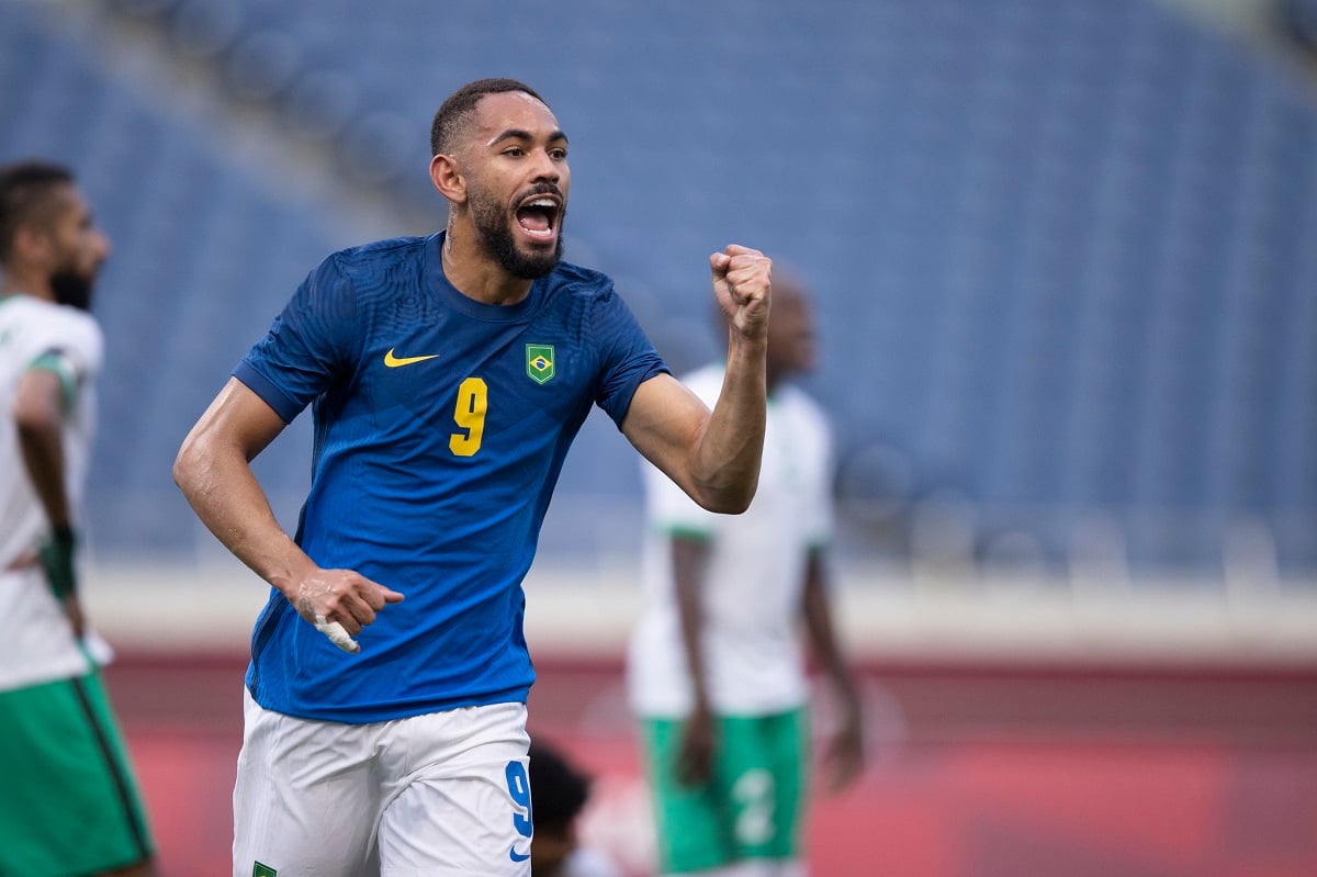 Matheus Cunha comemora gol pela seleção brasileira