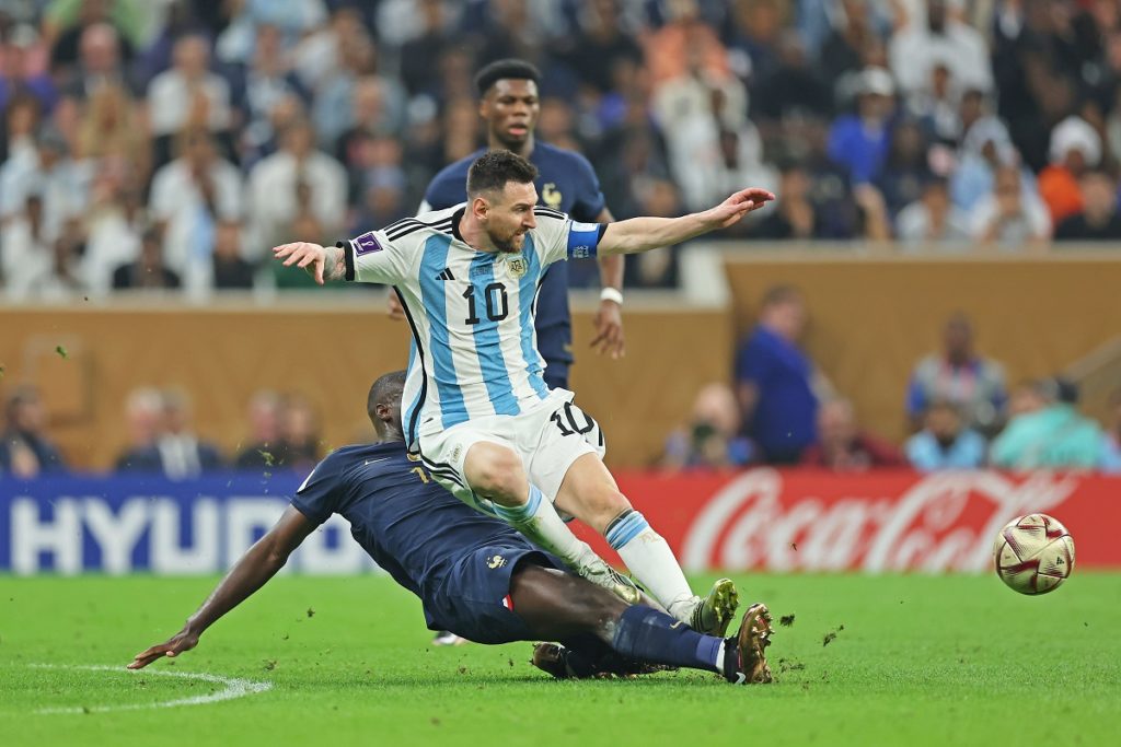 Messi x Mbappé: minutos jogados por astros de Argentina e França podem  definir artilharia da Copa do Mundo - Lance!