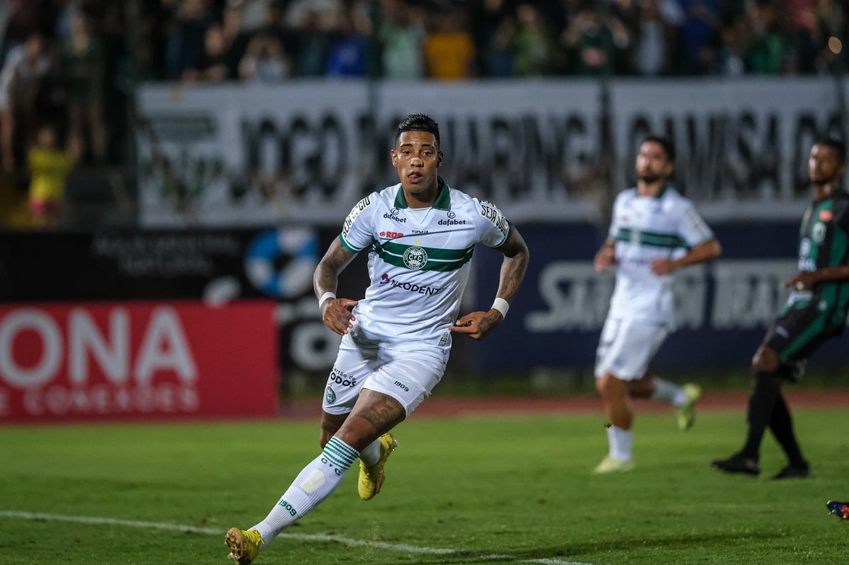 Mais dois jogadores deixam o Coritiba, que soma 19 saídas em 2023. Veja a  lista - Bem Paraná