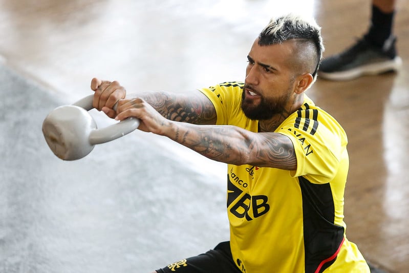 Arturo Vidal em treino do Flamengo