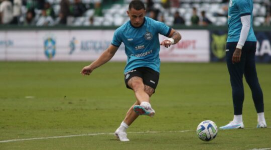 O volante Bruno Gomes em treino do Coritiba