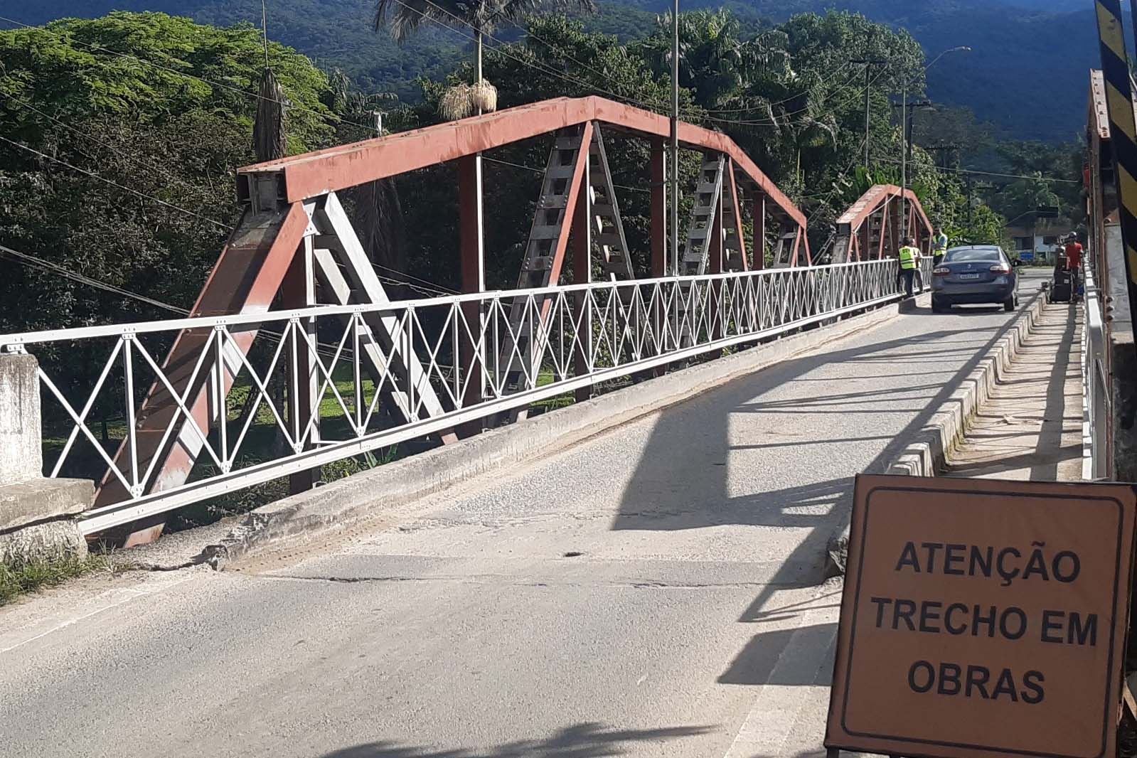 Bloqueio de ponte em Morretes terá intervalos regulares para permitir a travessia de turistas e comunidade