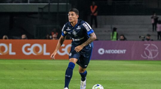 O zagueiro Thiago Dombroski