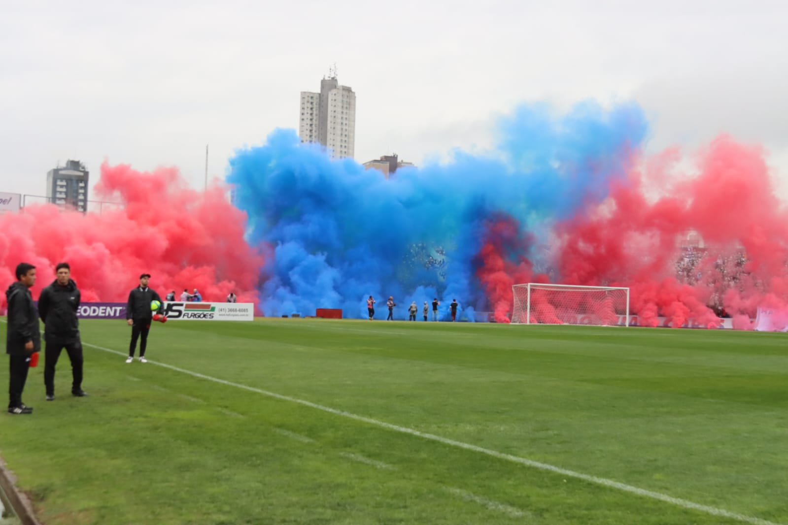 Torcida do Paraná Clube na Vila Capanema