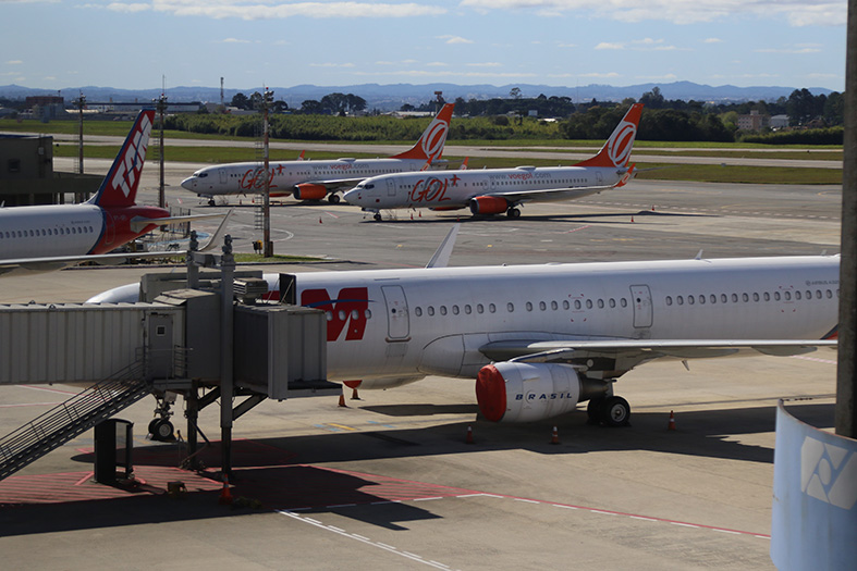 AEROPORTO INTERNACIONAL DE CURITIBA AEROPORTO AFONSO PENA AEROPORTO