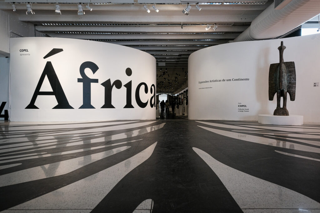 _africa_dialogos_com_o_contemporaneo_._foto_carlos_franca_1