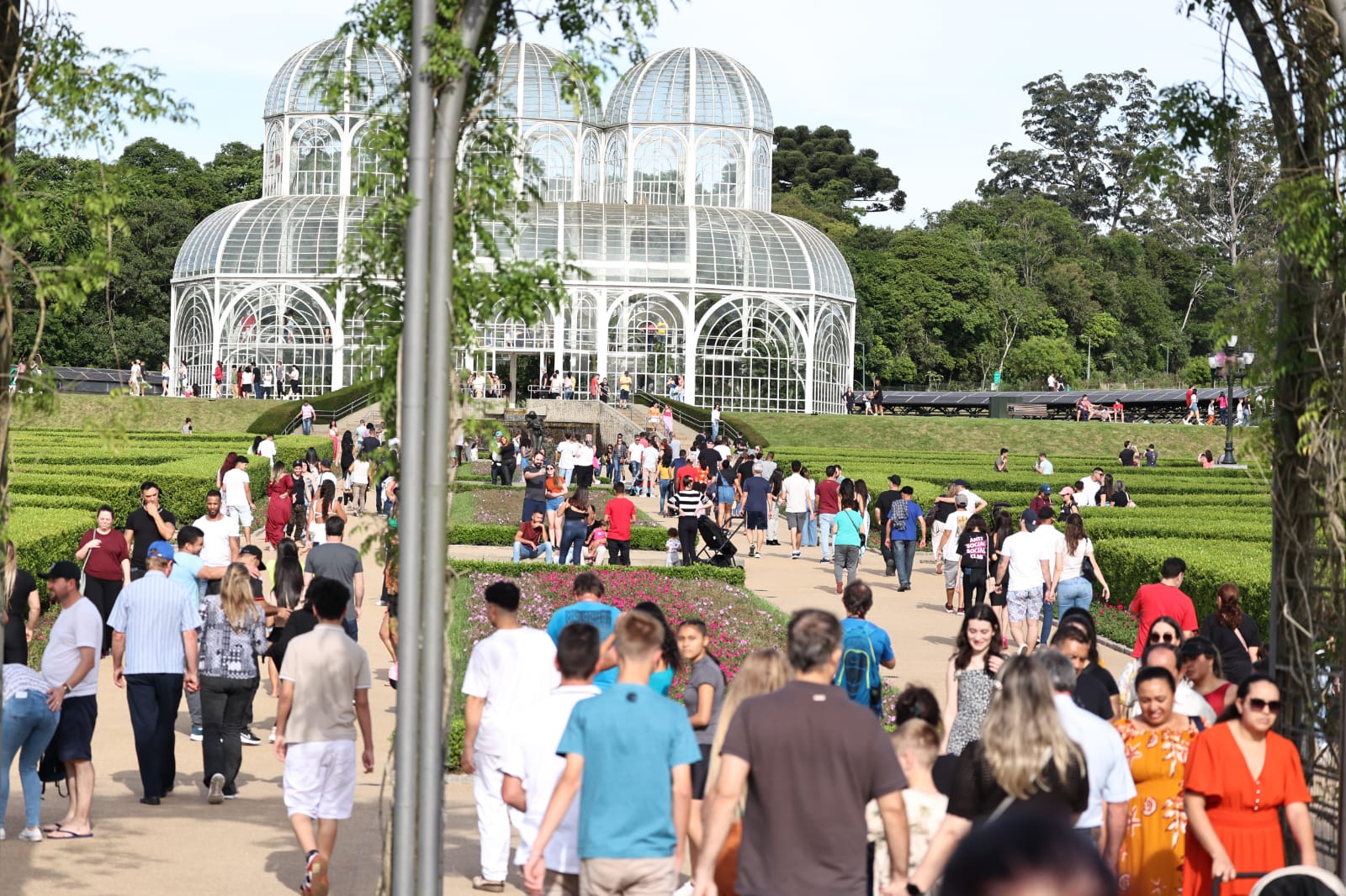 Jardim Botânico, em Curitiba, lotado.