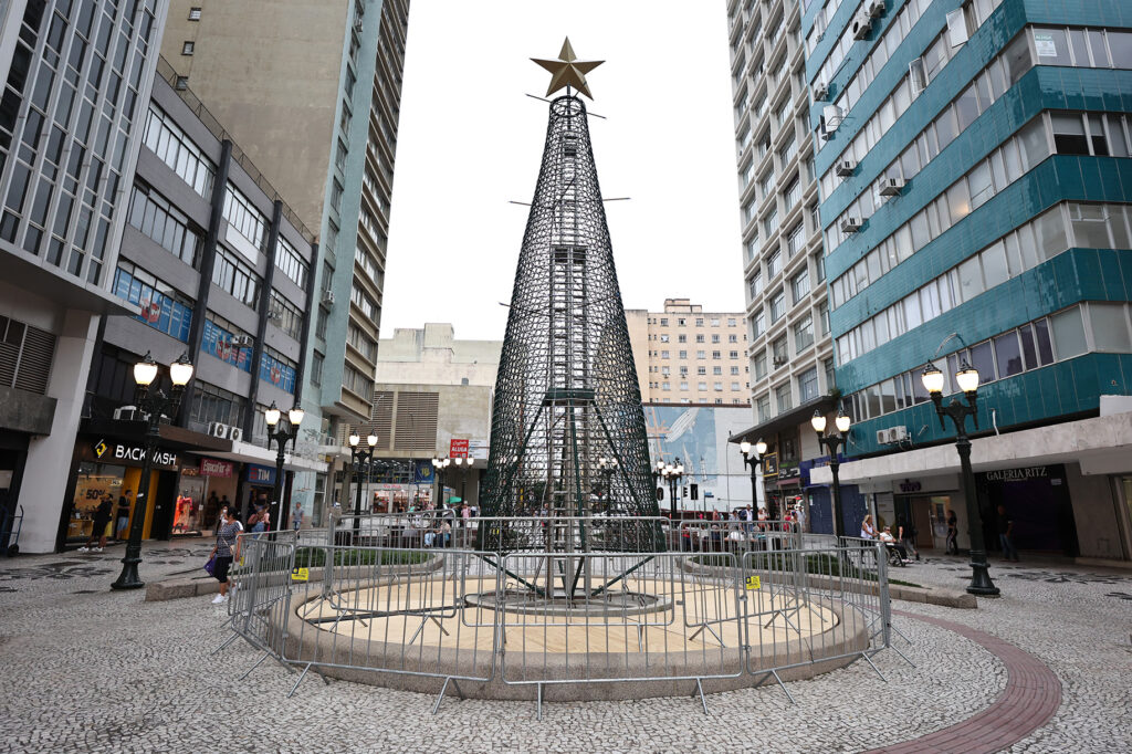ARVORE DE NATAL NA RUA XV
