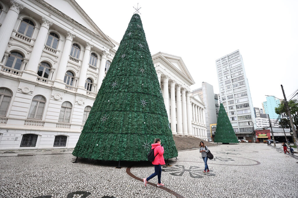 ARVORE DE NATAL NA UFPR