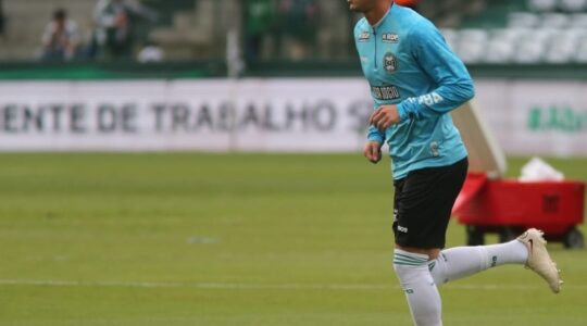 O zagueiro Kuscevic: do Coritiba para o Fortaleza