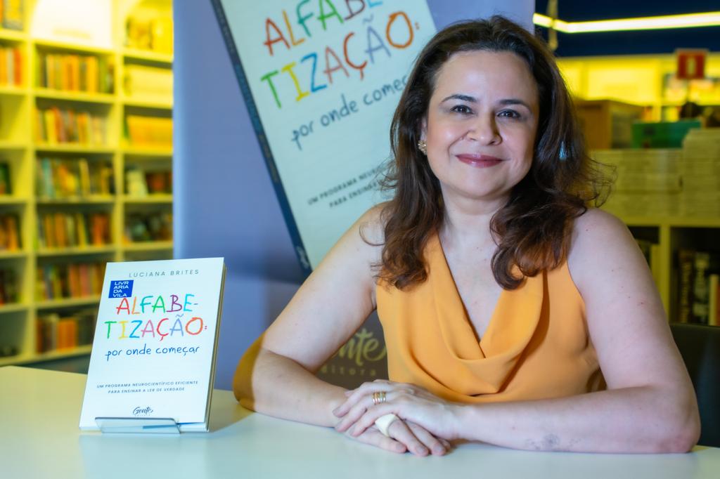 Luciana Brites – Livro Alfabetização – Divulgação