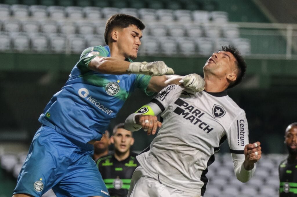 O goleiro Pedro Morisco, do Coritiba