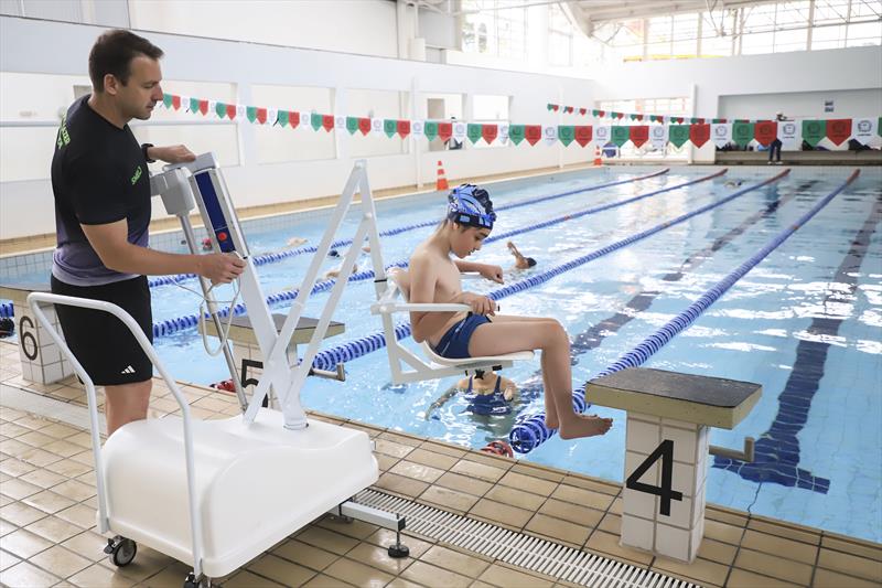 cadeira elevadores piscinas curitiba