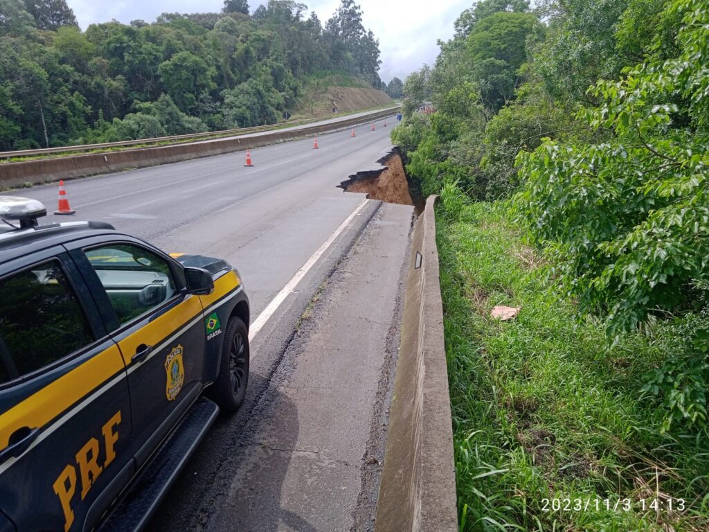 prf desmoronamento de pista tibagi