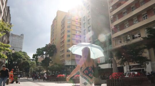 CHUVA EM CURITIBA  E SOL
