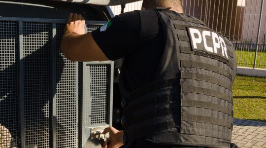 Polícia