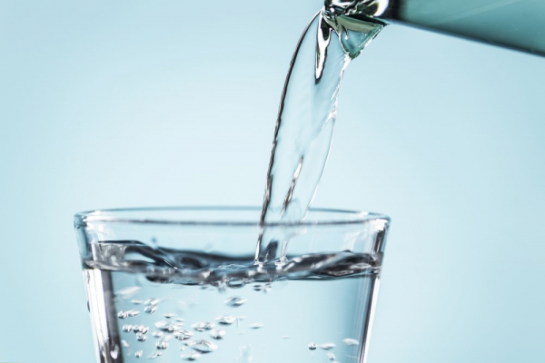 beber agua