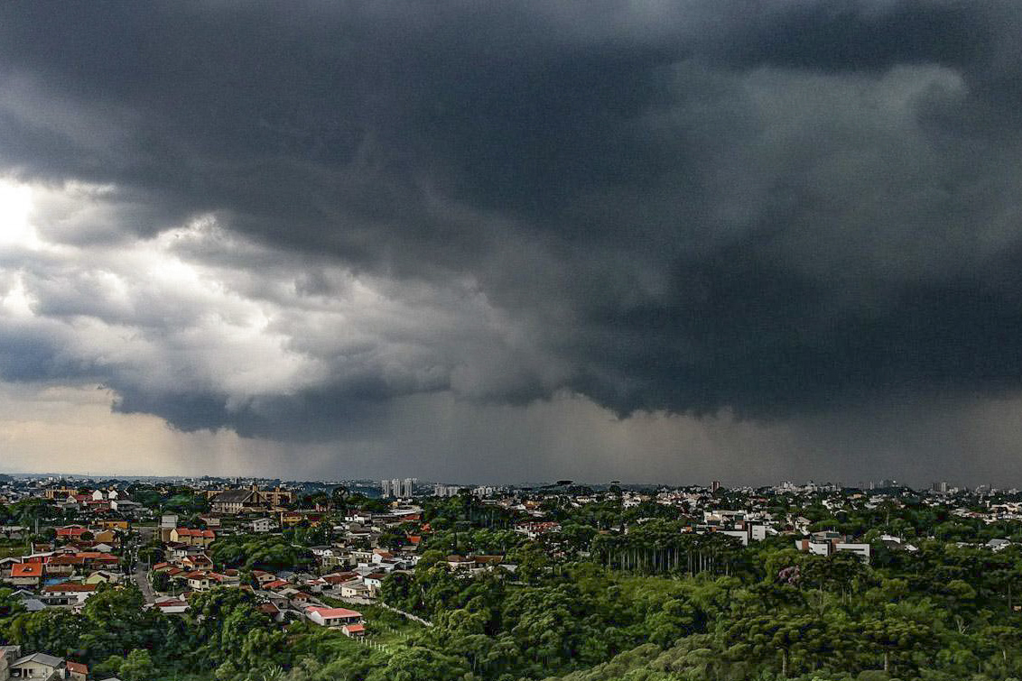chuva forte no domingo