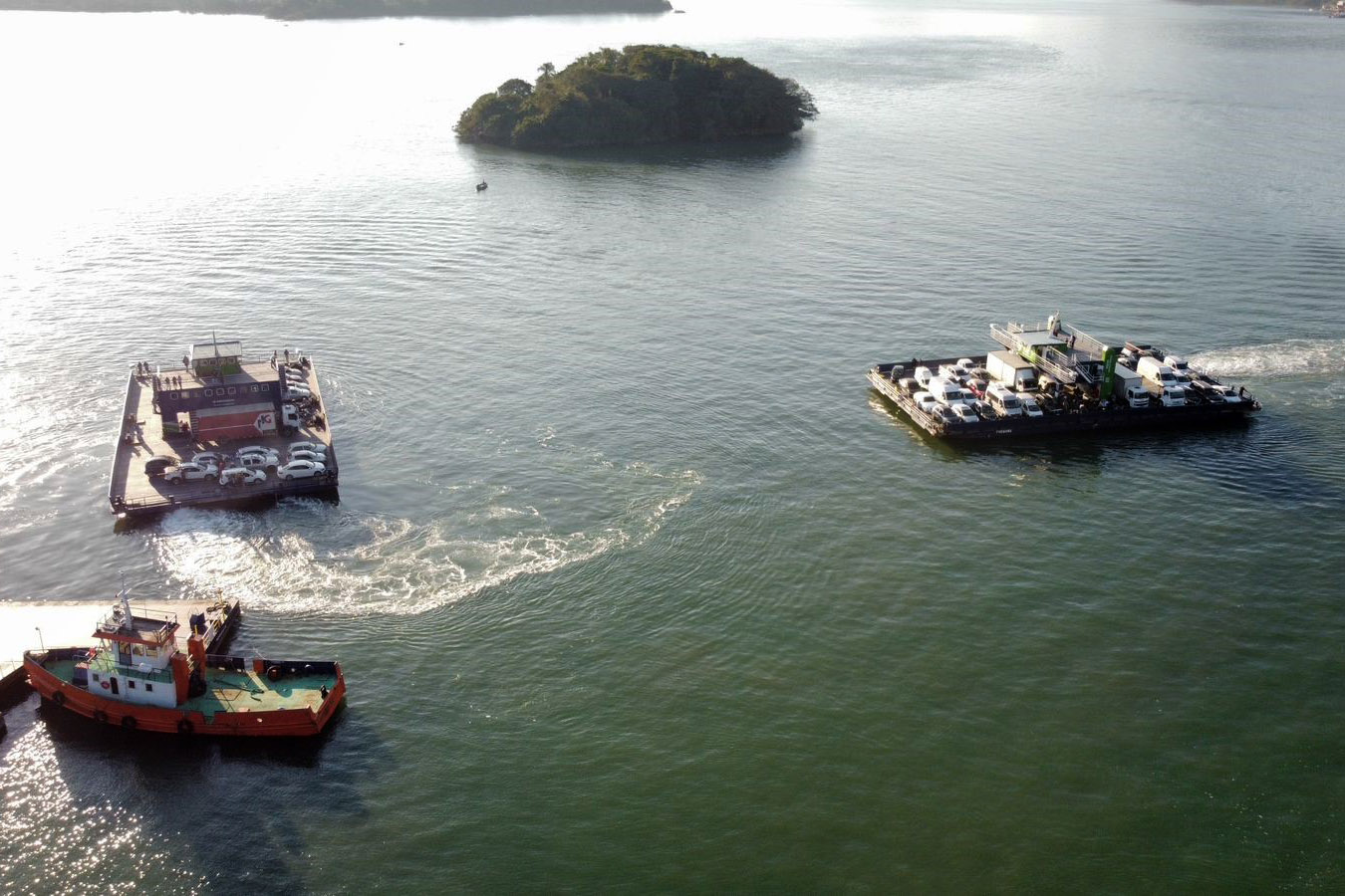 Ferry boat de Guaratuba volta a cobrar tarifa no dia 3 de janeiro