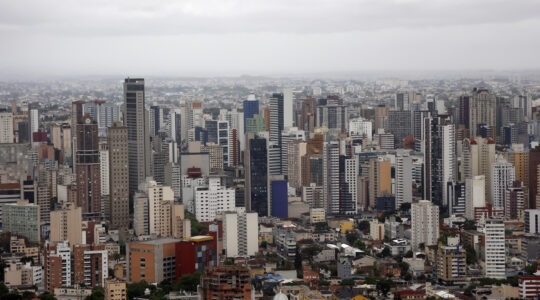 imagens aéreas de Curitiba – prédios – cidade de curitiba – apartamentos – condominios – moradia