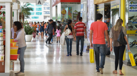 Compras nos shoppings as vésperas do Natal