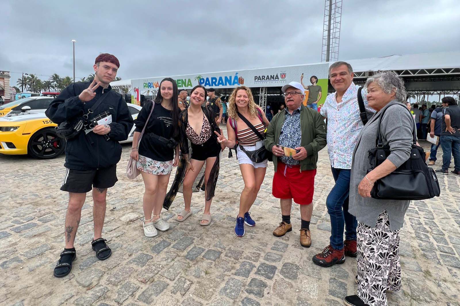 turistas paranagua cruzeiro