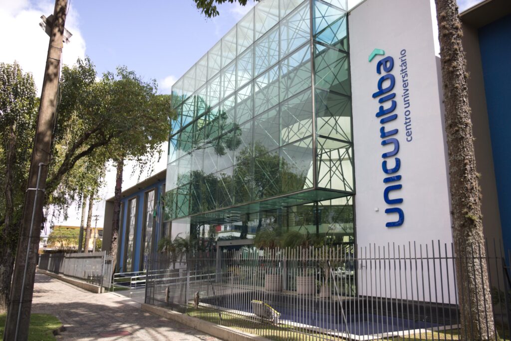 1 – Fachada UniCuritiba