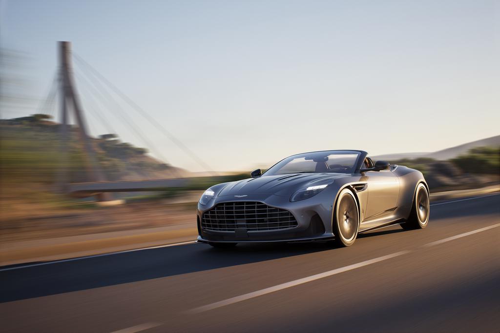 432722_1091750__r_aston_martin_db12_volante_13_web_