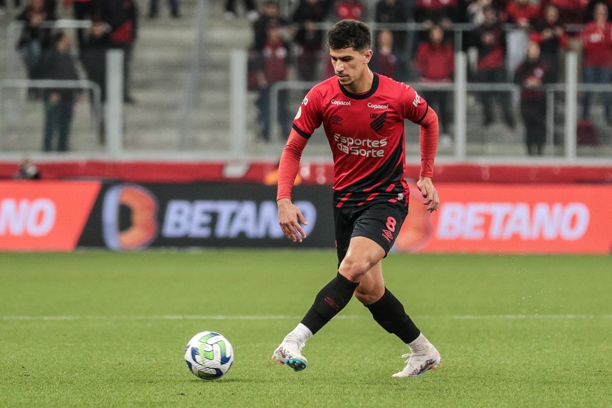 Vitor Bueno, do Athletico Paranaense
