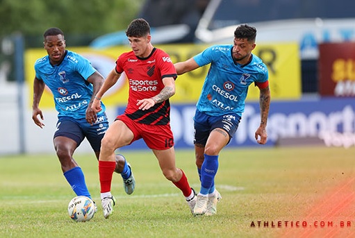 Zapelli em Athletico 0x0 Azuriz