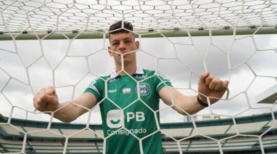 O goleiro Arthur