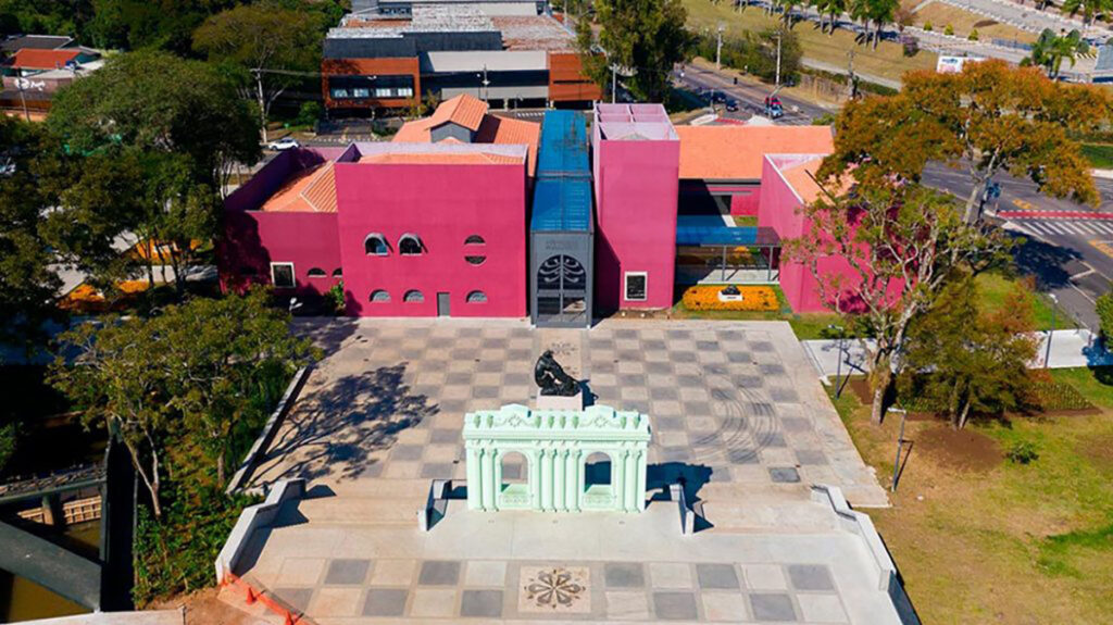 Memorial-Paranista-Joao-Turin-no-Parque-Sao-Lourenco-foto-Maringas-Maciel-1-1024×575-1