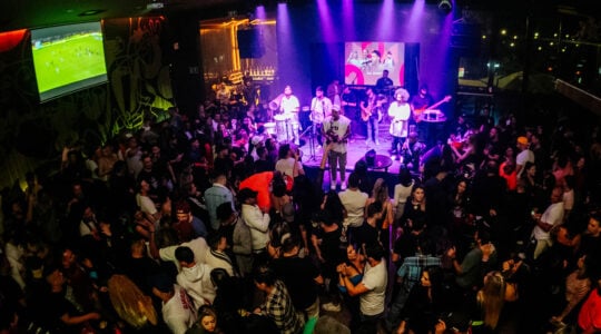 Musica ao vivo no Santa Marta Bar – Aline Feliz