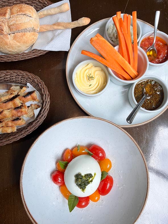 PJ couvert e burrata