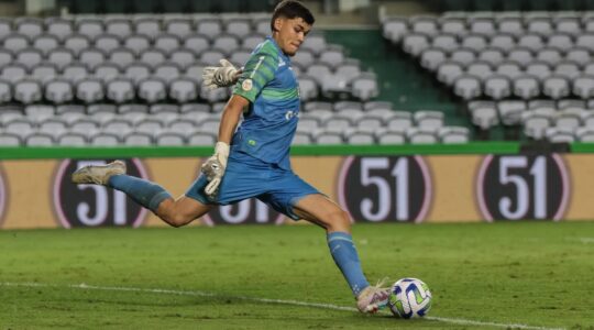 O goleiro Pedro Morisco, do Coritiba