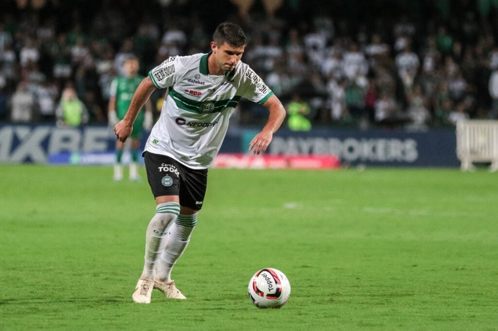 Kuscevic pelo Coritiba