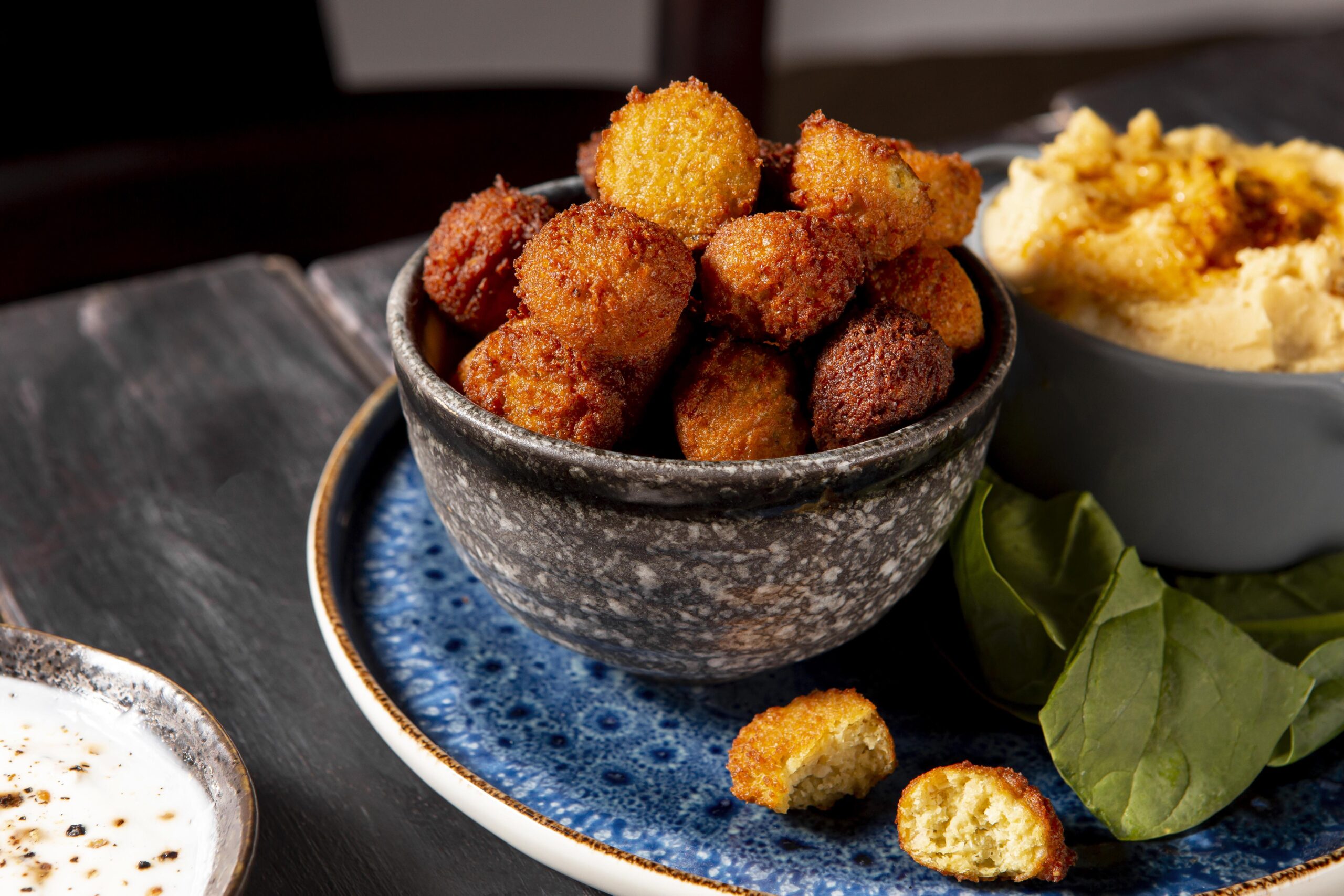 deliciosa-composicao-de-refeicao-rica-em-proteinas