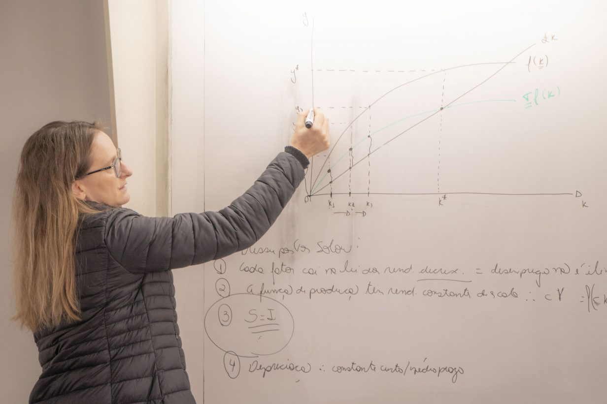 economia-jn-1232×821