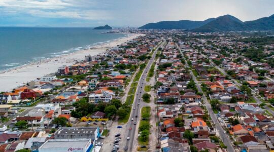 Drone praia de Matinhos