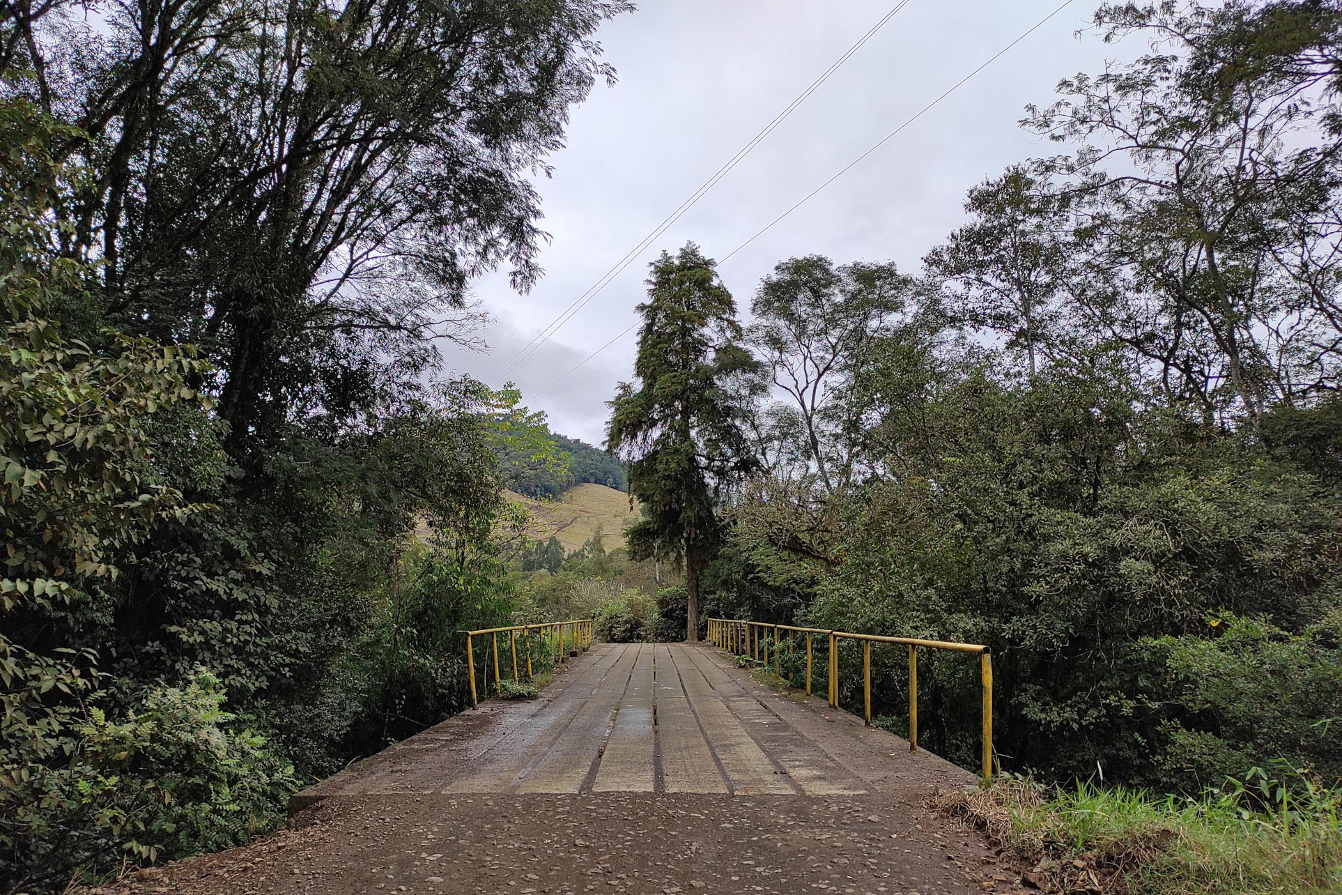 ponte sobre rio dos indios