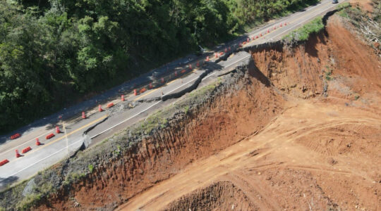 PR-170 em Pinhão tem detonação de rochas na tarde desta terça (09)