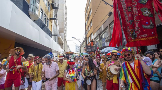 pre carnaval desfile de blocos